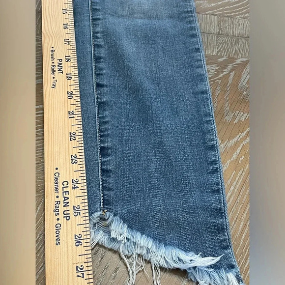 Articles Of Society Fringe Bottom Jeans Size 26 - Picture 9 of 10